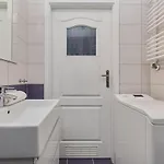 Peaceful For 4 Guests With Balcony By Renters