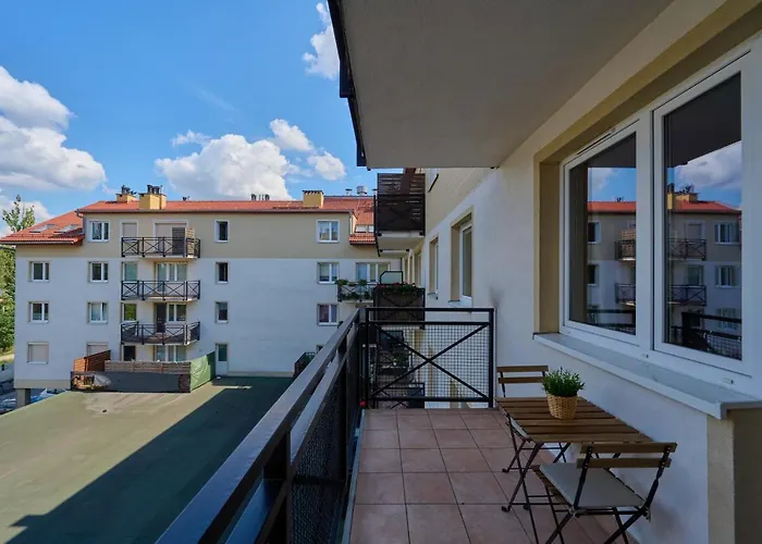 Peaceful For 4 Guests With Balcony By Renters